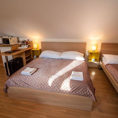 Apartman A Ubytovani U Machu Mikulov Extérieur photo