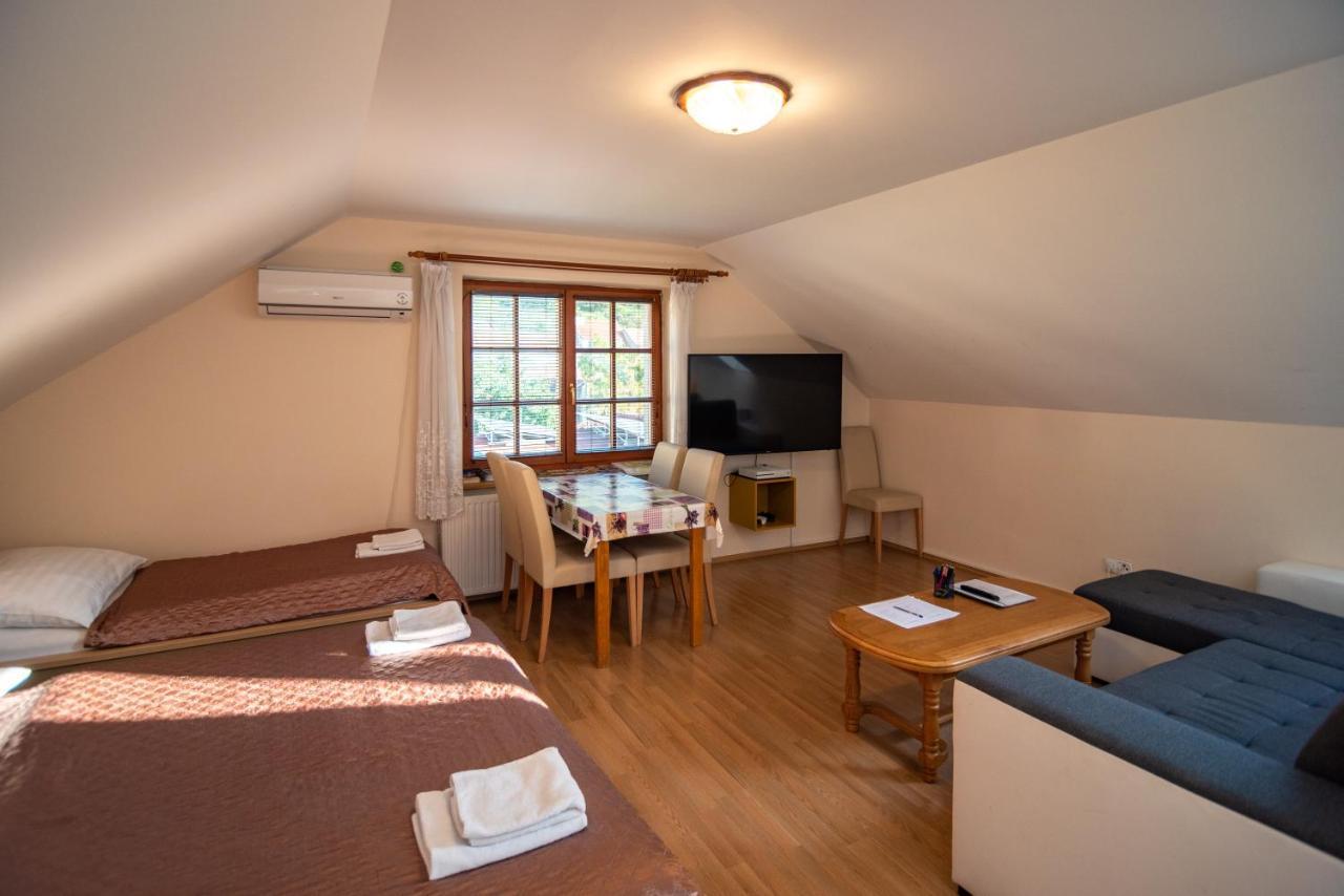 Apartman A Ubytovani U Machu Mikulov Extérieur photo