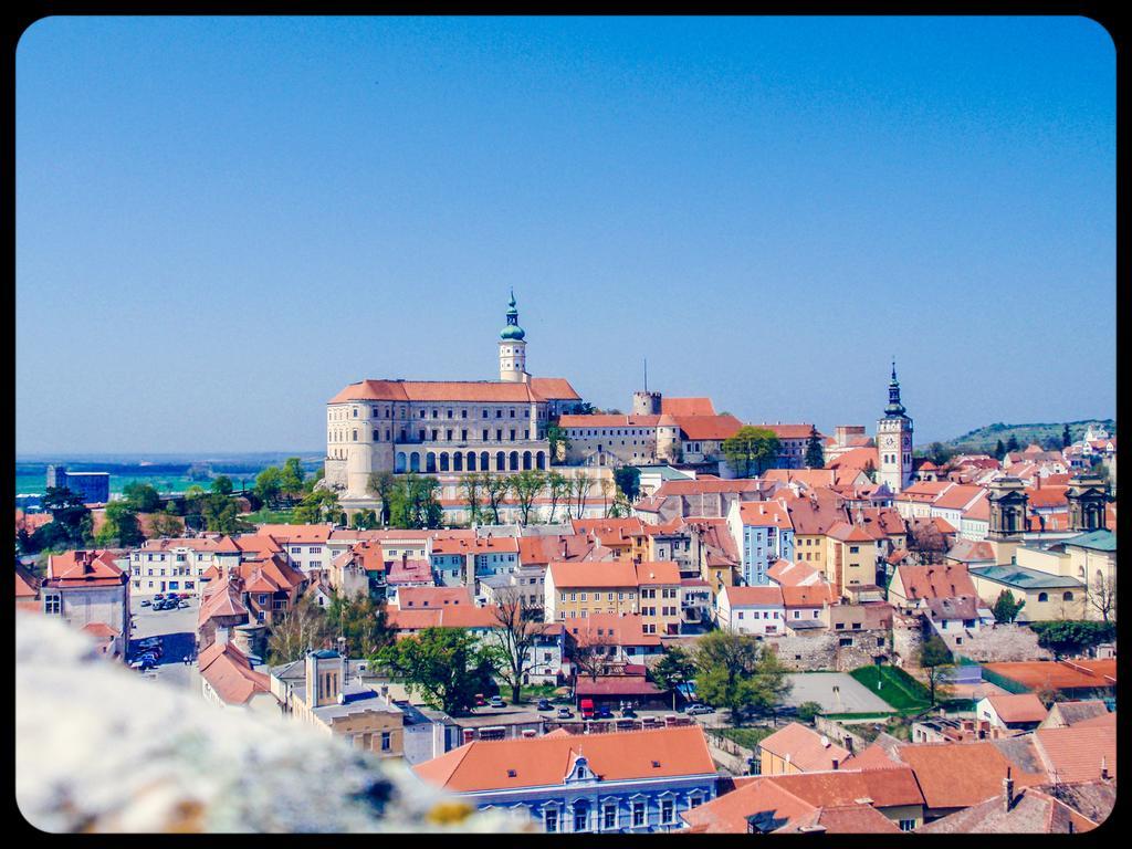 Apartman A Ubytovani U Machu Mikulov Extérieur photo