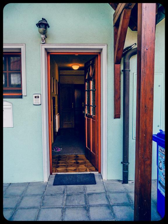 Apartman A Ubytovani U Machu Mikulov Extérieur photo