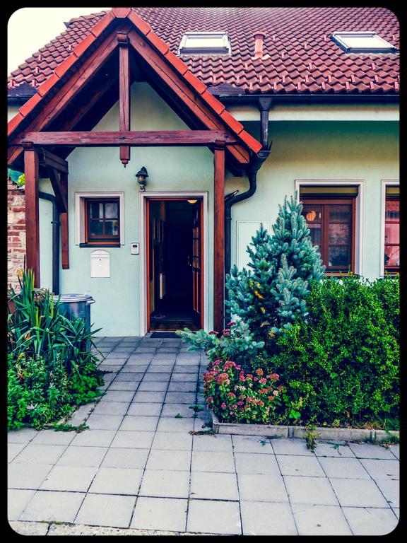 Apartman A Ubytovani U Machu Mikulov Extérieur photo
